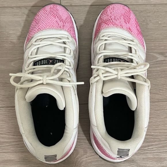 Jordan 11 Low Retro Pink Snakeskin 7y - Picture 5 of 11